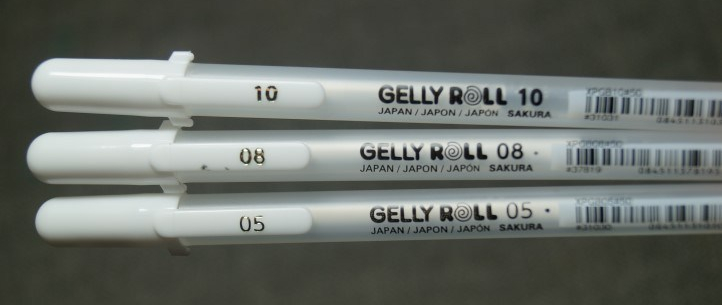 Sakura Gelly Roll White Gel Pen Fine 05 (0.3mm)